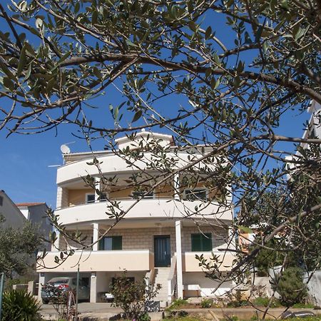 Apartments Vukicevic Brodarica 希贝尼克 外观 照片