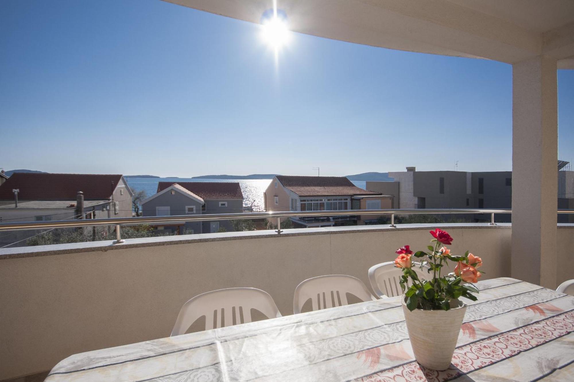 Apartments Vukicevic Brodarica 希贝尼克 外观 照片