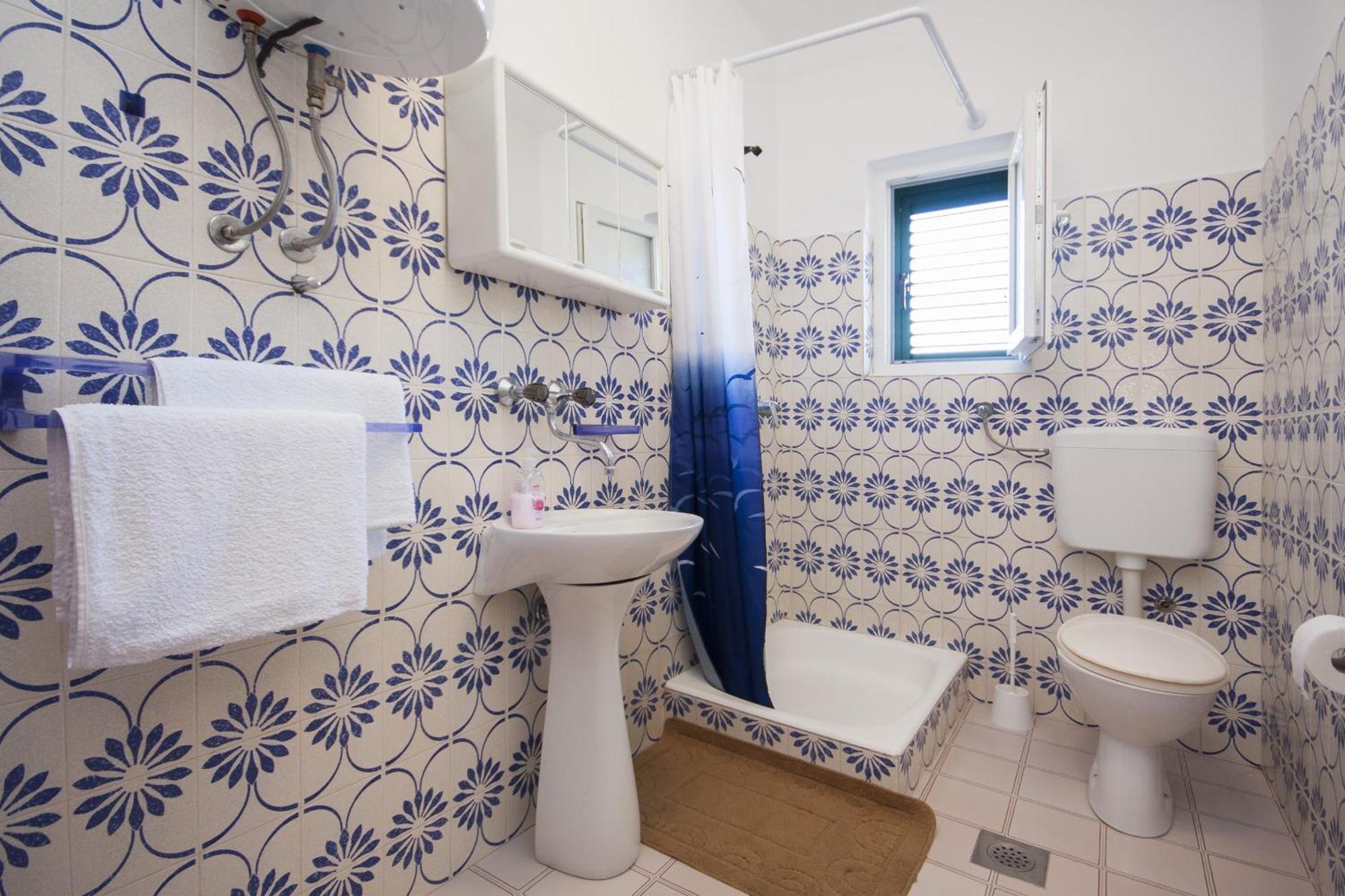 Apartments Vukicevic Brodarica 希贝尼克 外观 照片